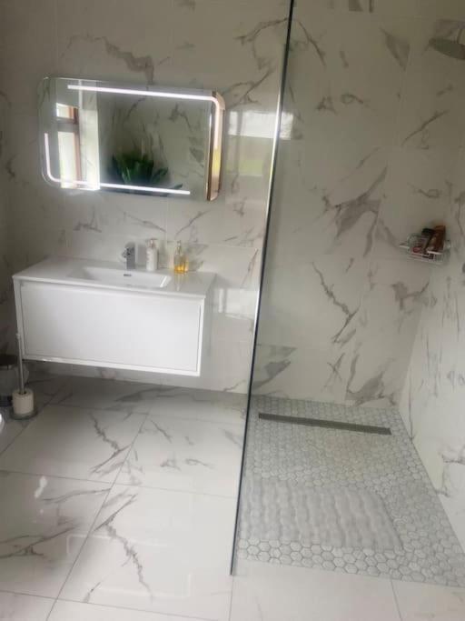 Modern Apartment At Croagh Patrick เวสต์พอร์ต ภายนอก รูปภาพ